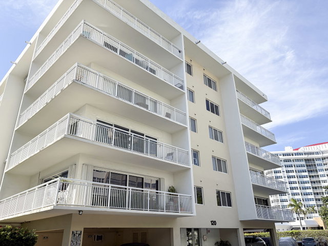 Golden Isles Towers  photo 2